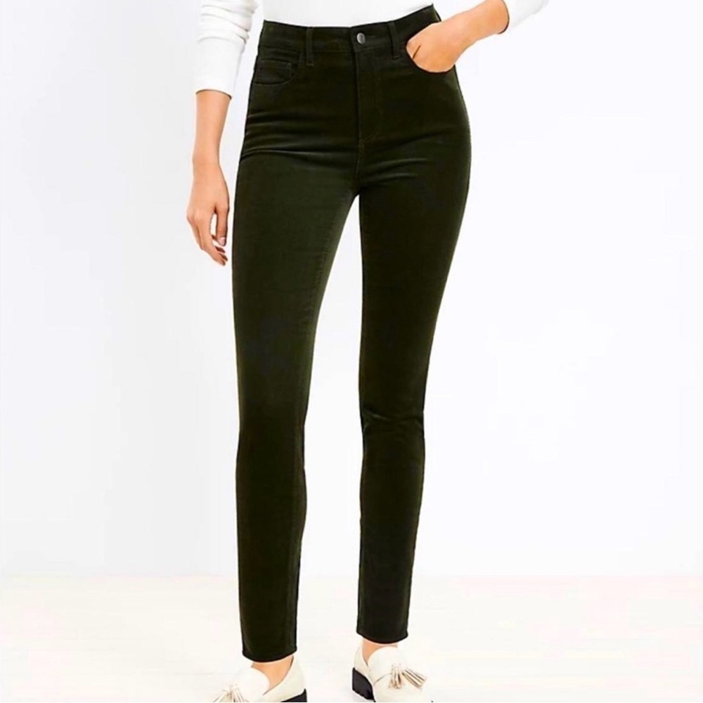 Loft Women’s Skinny Dark Green Corduroys Size 4